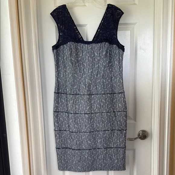 kay unger silver dress kay unger Size 6 SILVER Dress